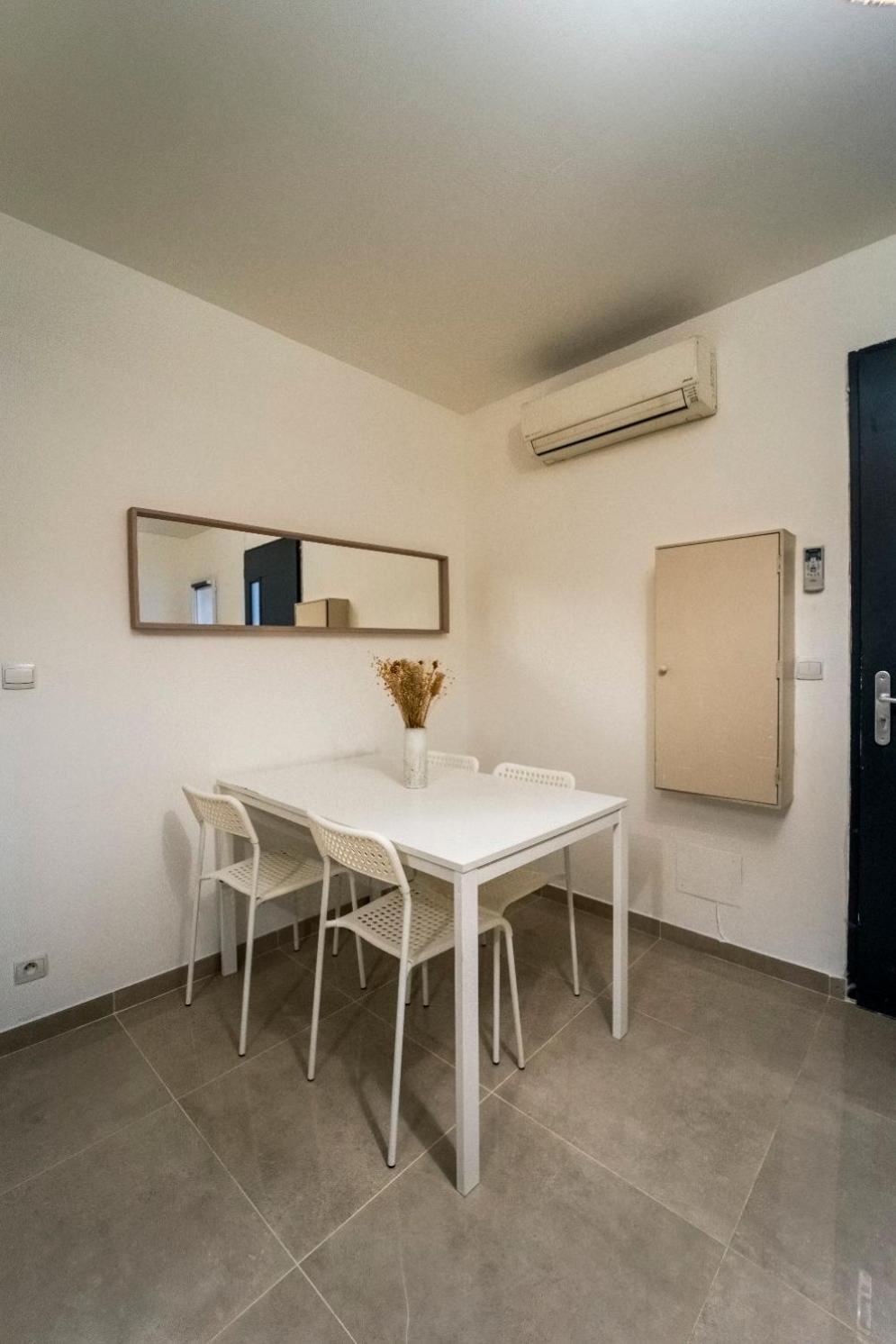 Appartement Des Carmes Нім Екстер'єр фото