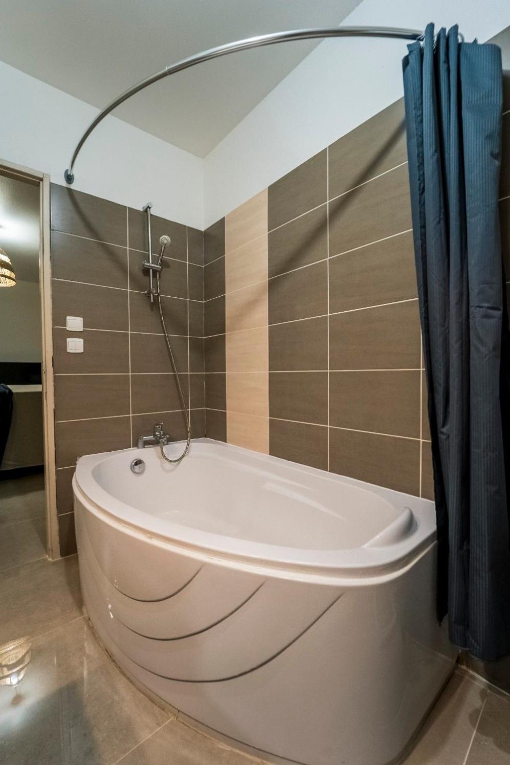 Appartement Des Carmes Нім Екстер'єр фото