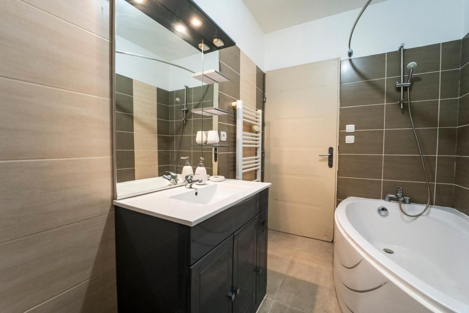 Appartement Des Carmes Нім Екстер'єр фото